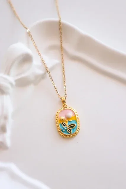 Stainless Steel Vintage Oval Frame Rose Necklace