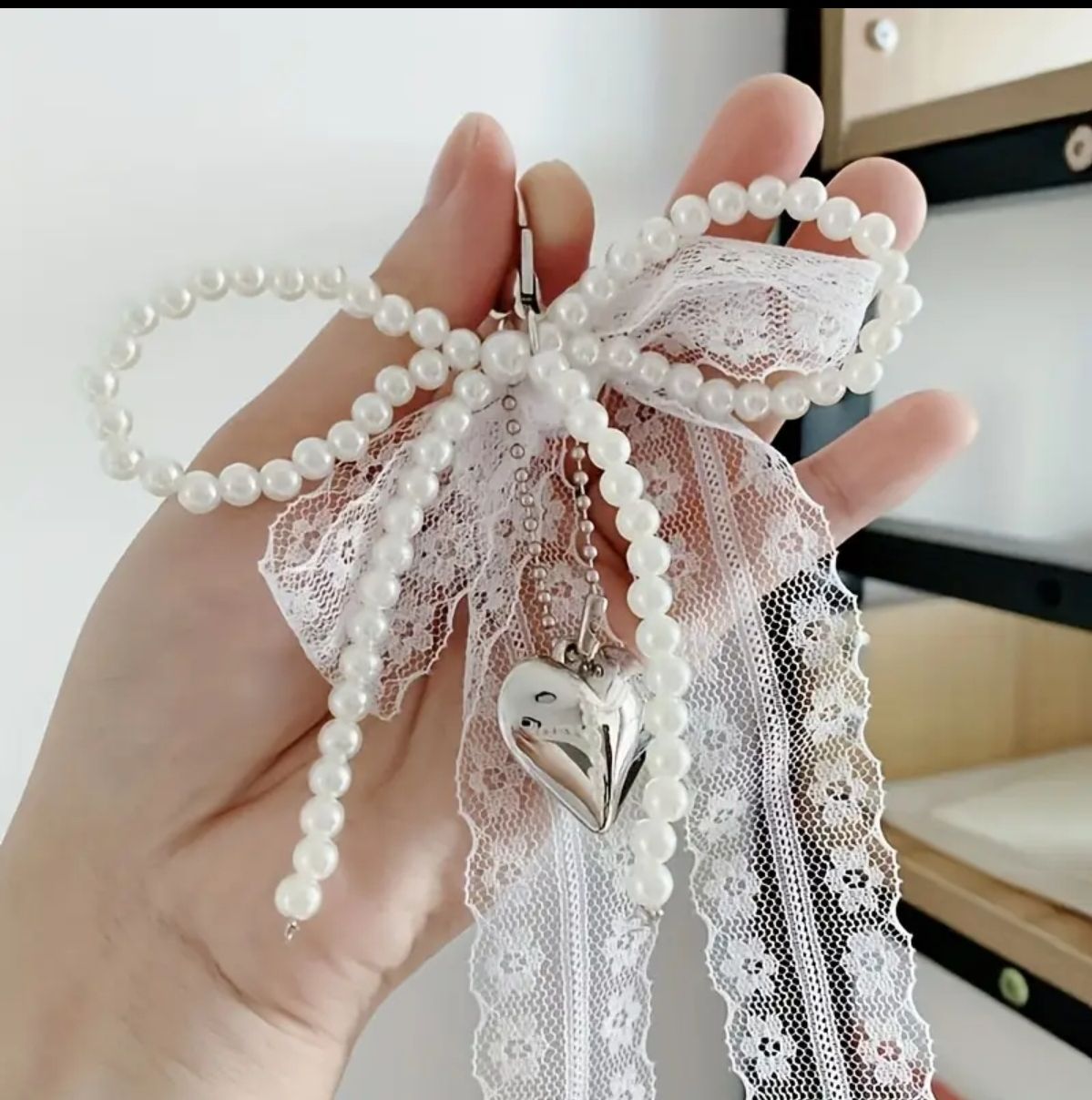 Elegant Lace Pearl Bow Keychain