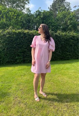 kleedje Anne roze kleedje Anne roze
