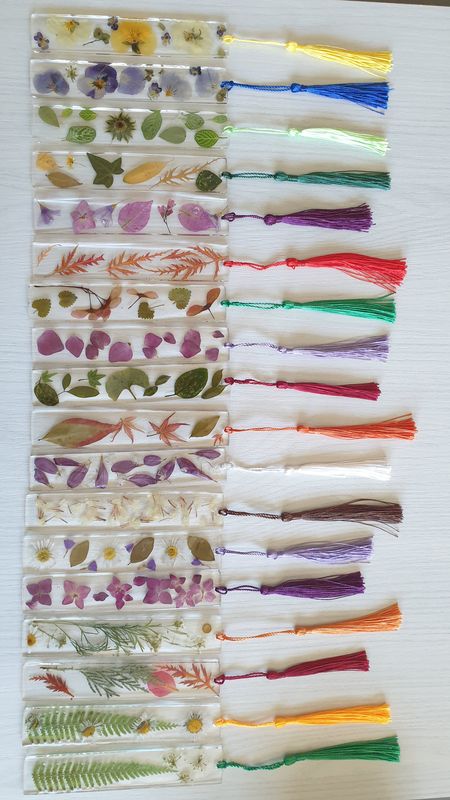 segnalibro resina vegetale e fiori veri pressati