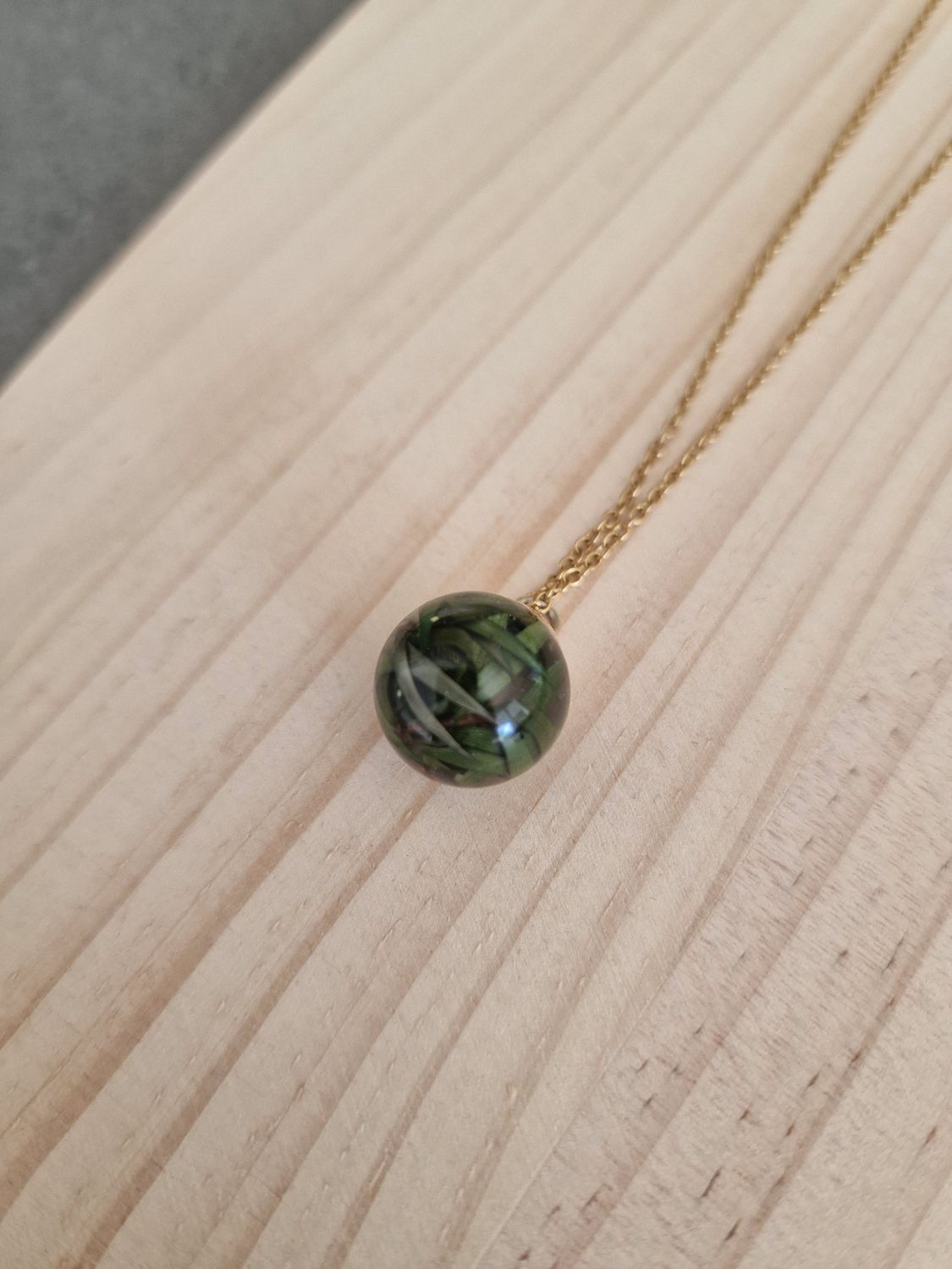 Sfera foglioline verdi