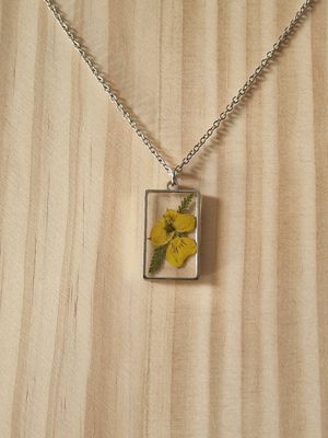 Violetta gialla rettangolare