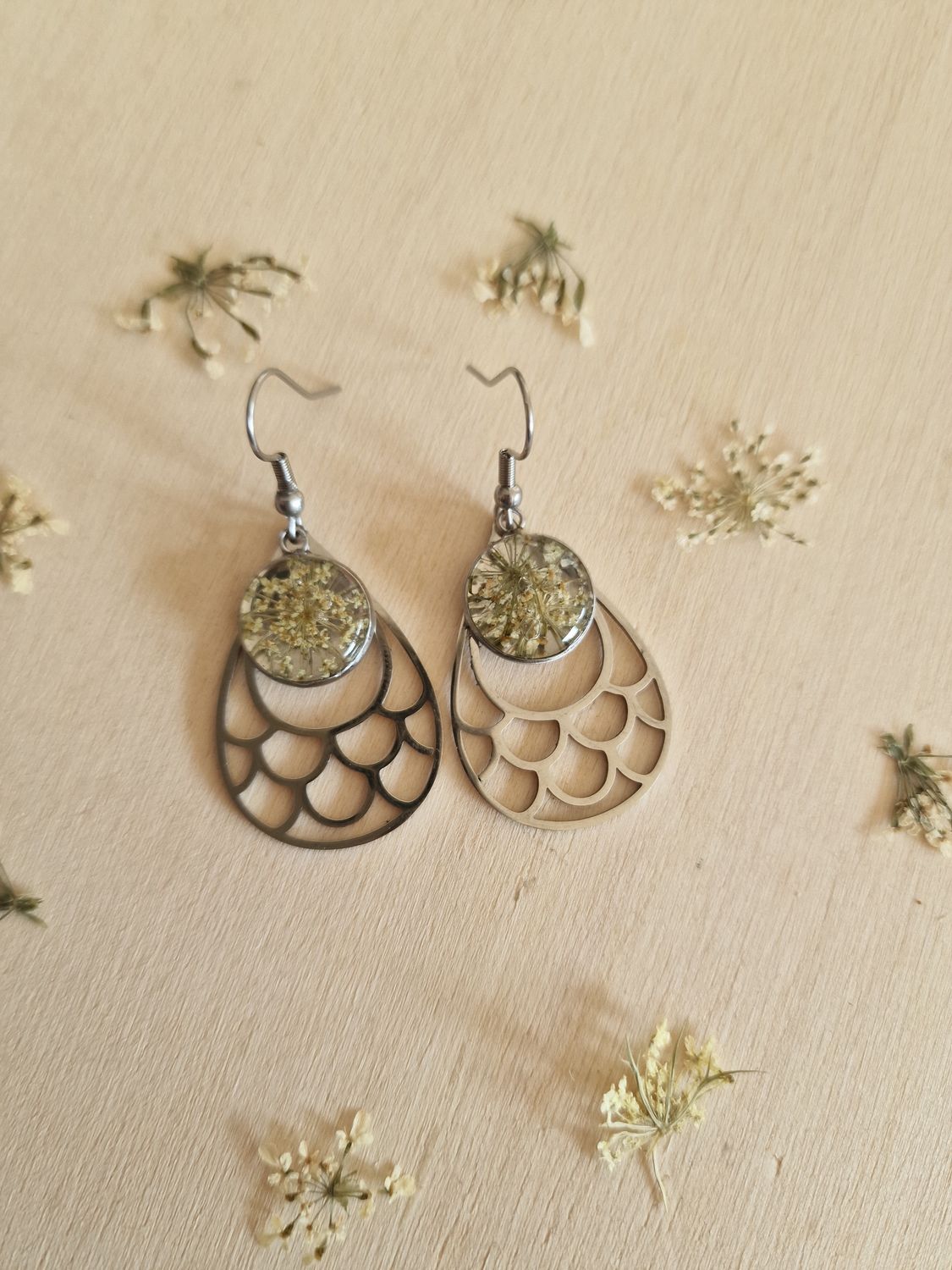 Orecchini pendenti goccia fior di carota