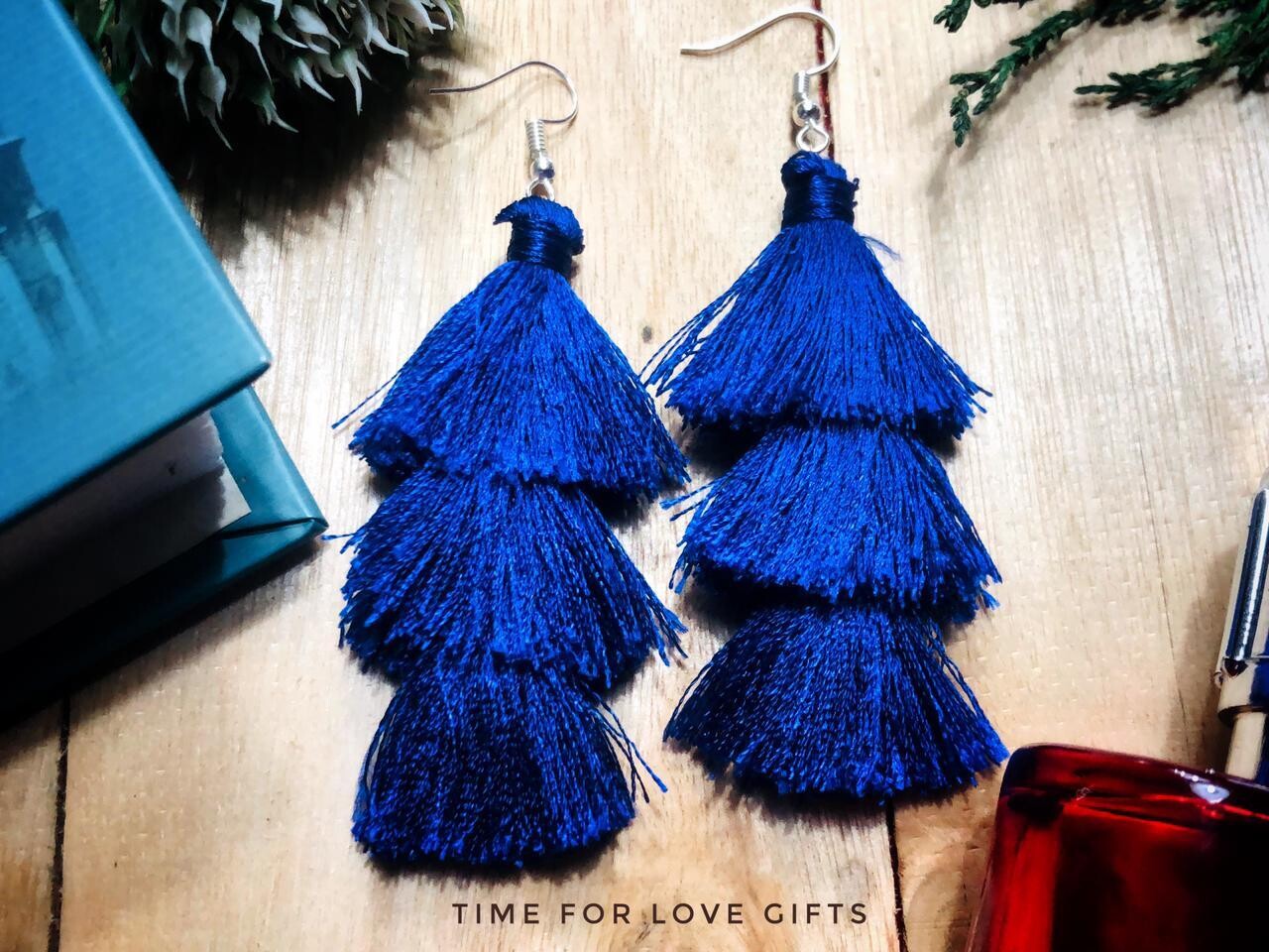 wool step tassel earrings