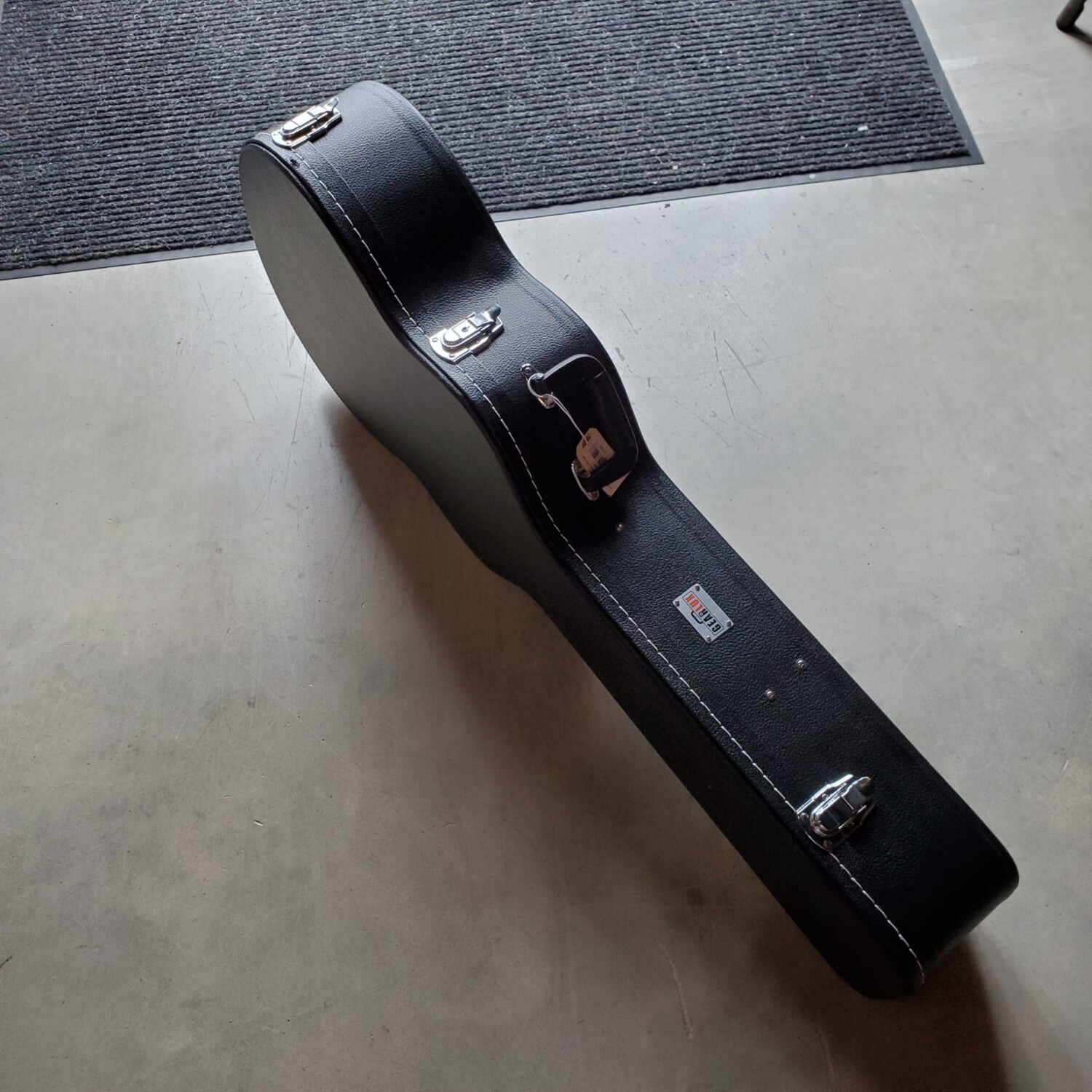 CONSIGNMENT Gearlux Guitar Case (In Store Purchase)