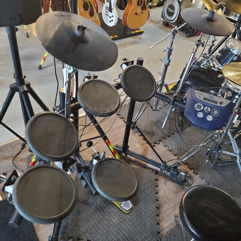 CONSIGNMENT: Roland TD-6 Kit (In Store Store)
