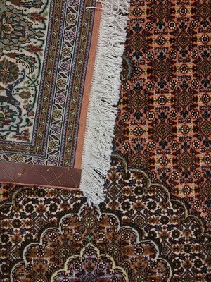 Traditional, Fine 5 x 7 Rug