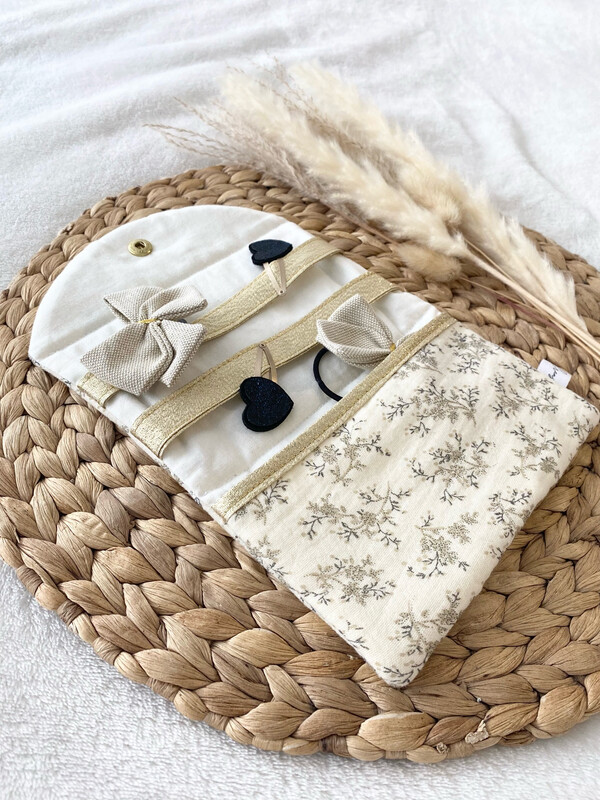 Pochette à barrettes et élastiques