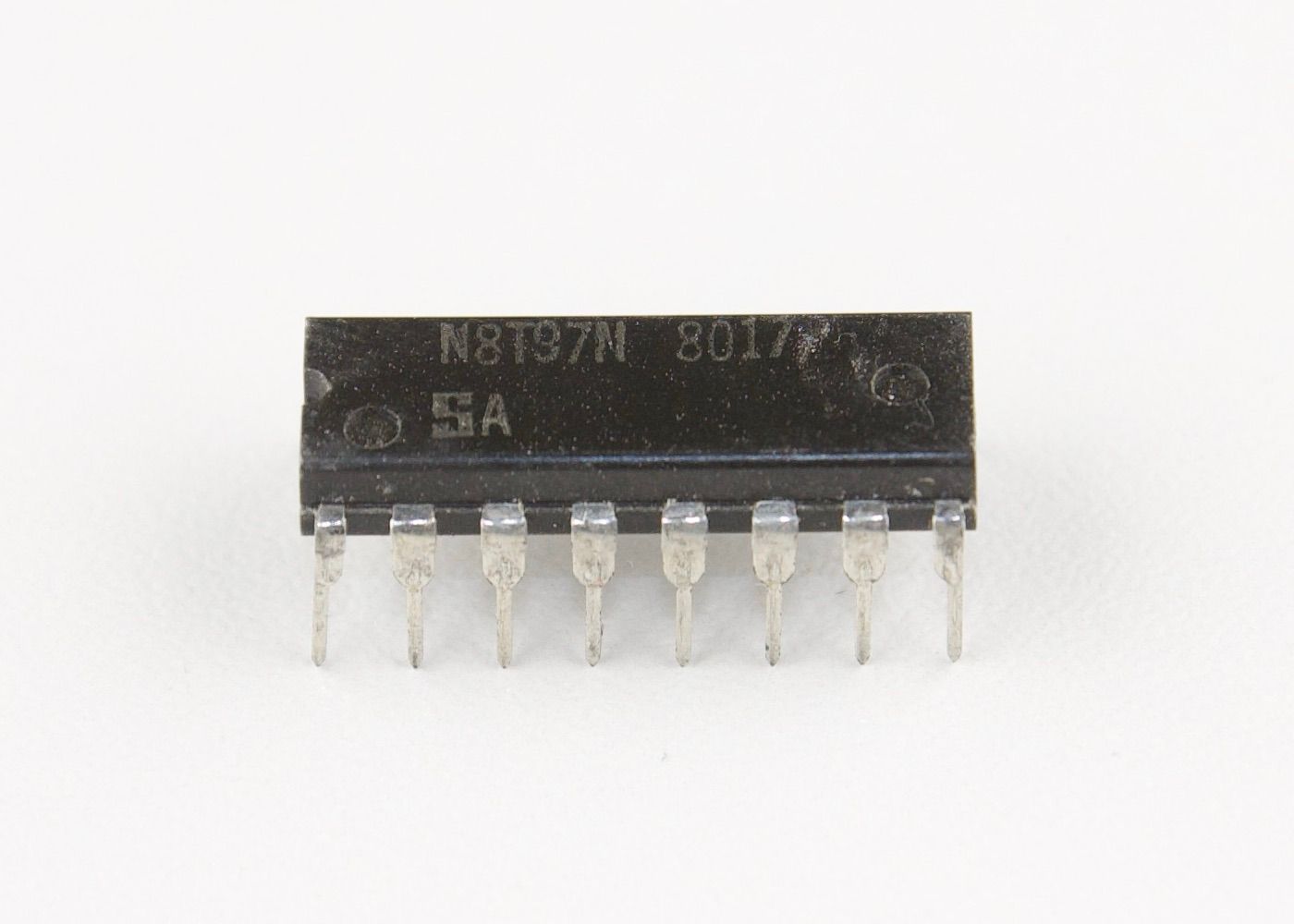 8T97 16 pin Hex Tri State Driver