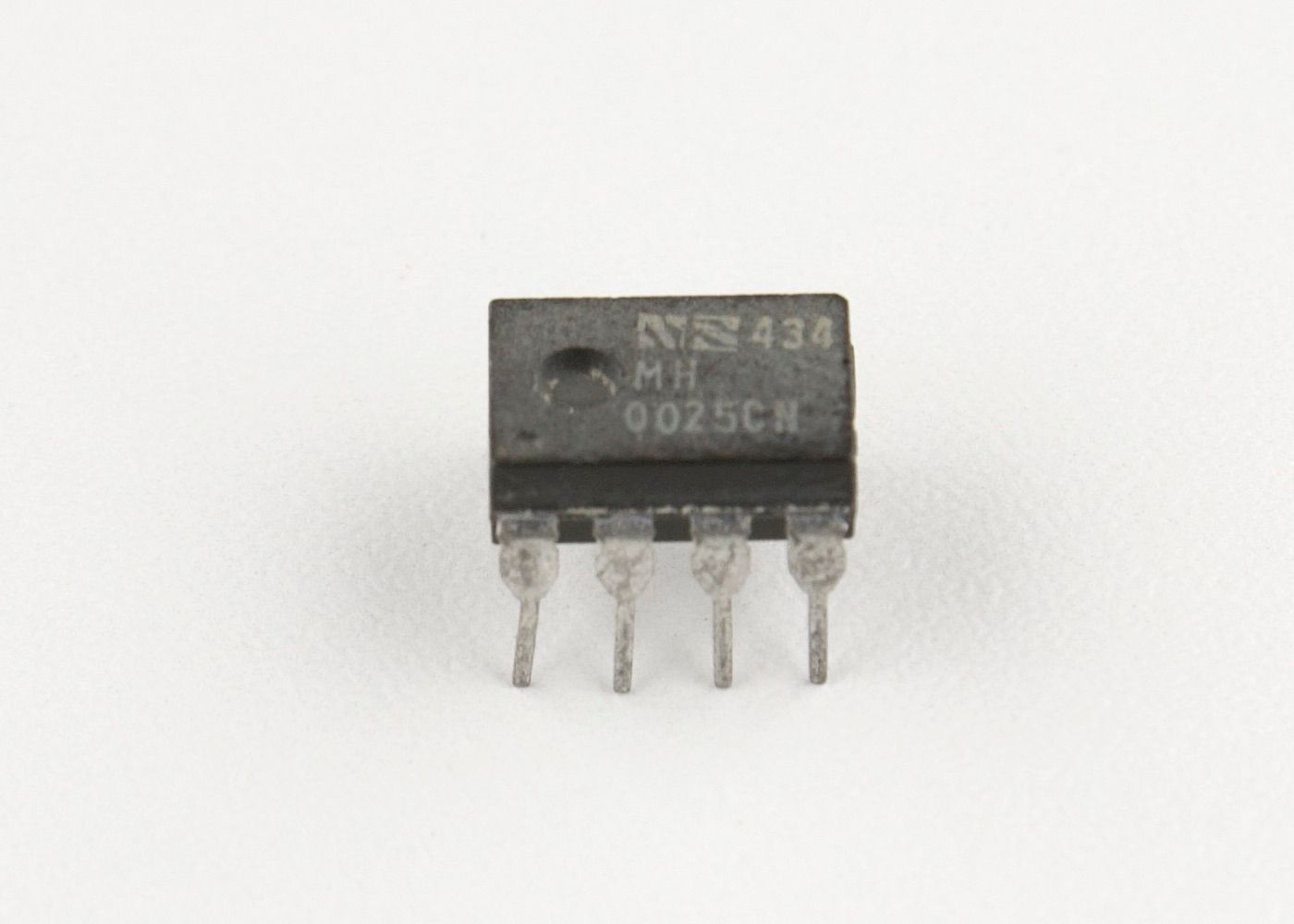 DS0025CN Clock Driver