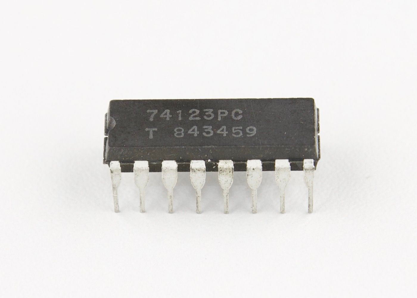 74123 Dual Monostable Multivibrator