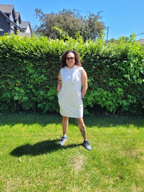 Sleeveless hoodie dress with pockets for women