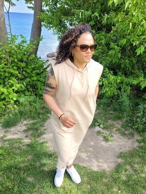 Long sleeveless hoodie dress with pockets for women
