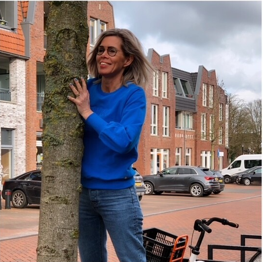 Studio Anneloes Lindsey logo sweater blauw