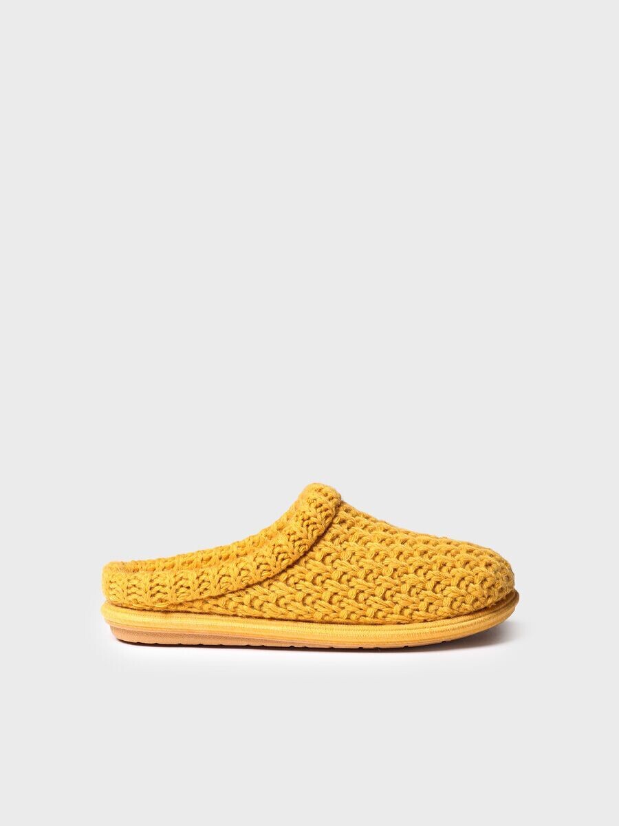 DOMI-SR - OCRE -  Zapatilla de casa tipo zueco para mujer en tejido trenzado