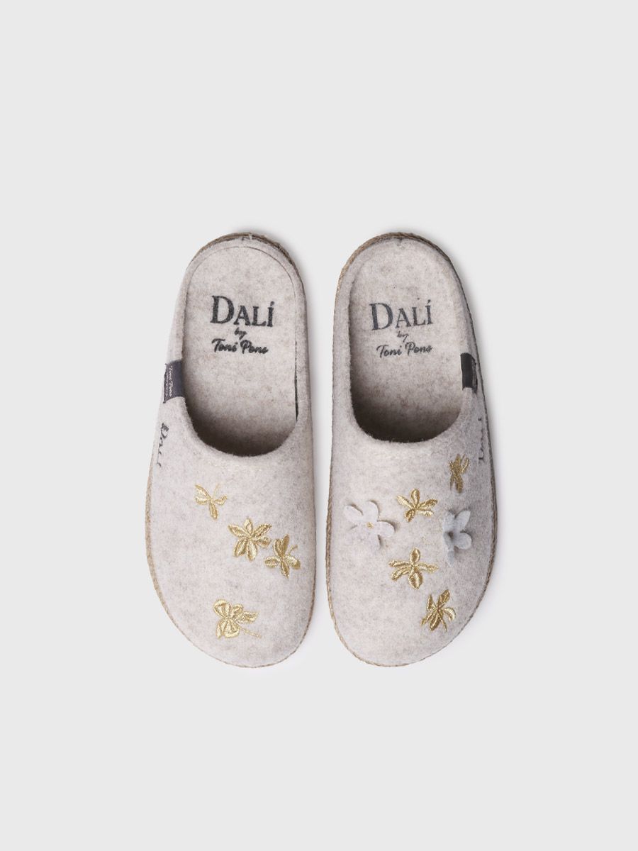 Zapatillas de casa de mujer inspiradas en la obra de Salvador Dalí en crudo - GESSAMI