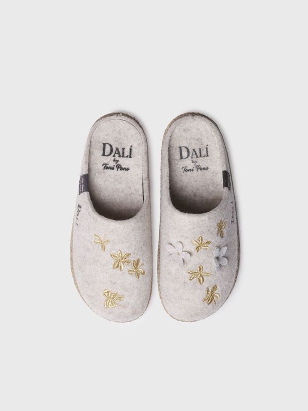 Zapatillas de casa de mujer inspiradas en la obra de Salvador Dalí en crudo - GESSAMI