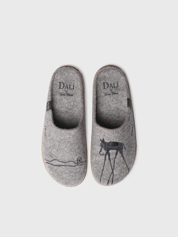 Zapatillas de casa para hombre inspiradas en la obra de Salvador Dalí en gris - FORTALESA