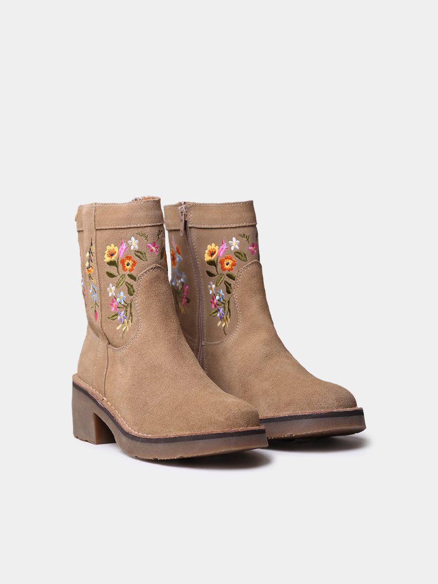 MONELLS - Botín de mujer en serraje con flores bordadas