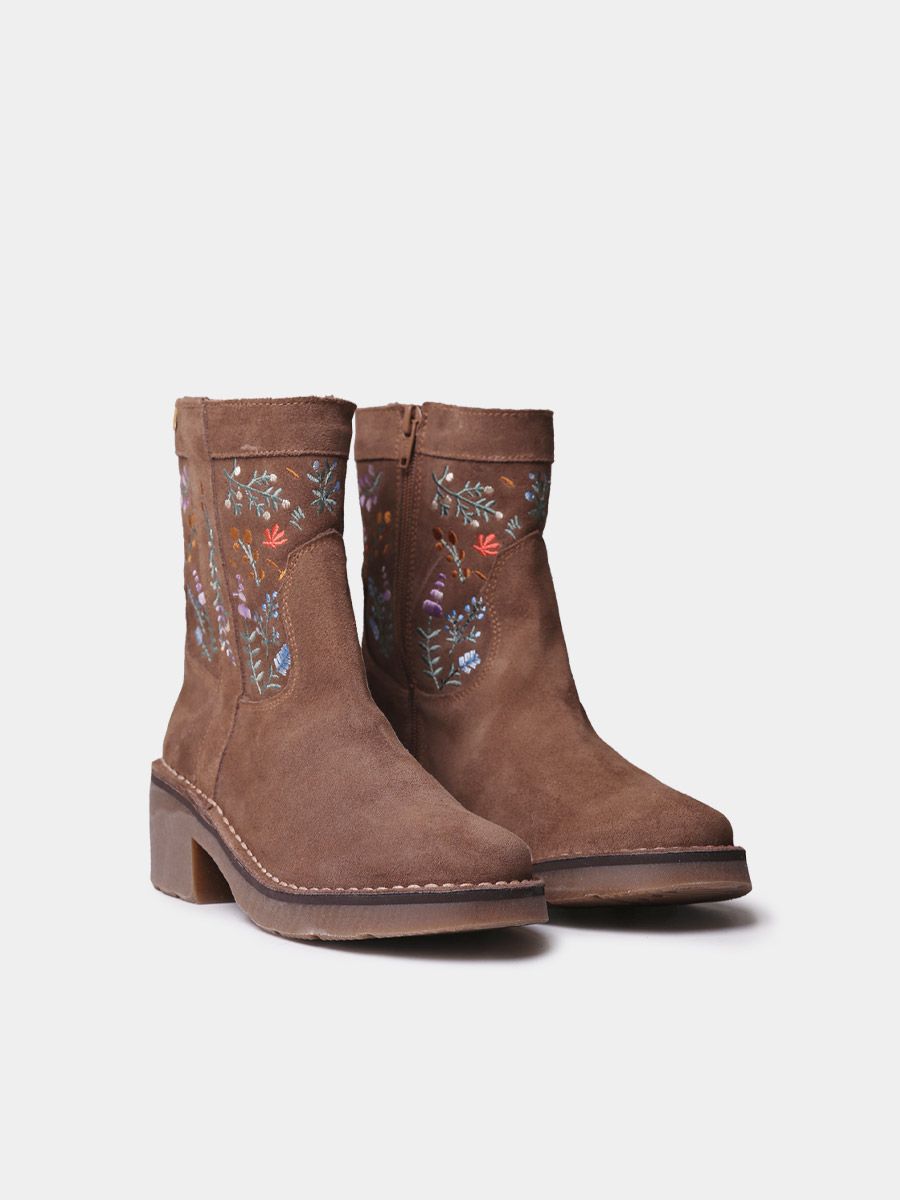 MONELLS - Botín de mujer en serraje con flores bordadas