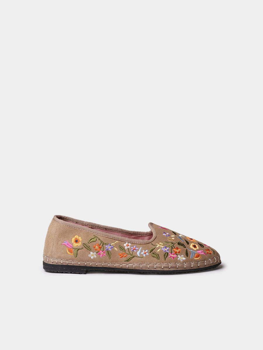 PERALADA - Bailarina de mujer en serraje con flores bordadas