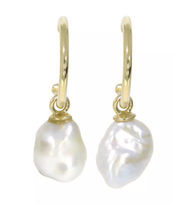 CLARA earrings, made of 14 ct. yellow gold and white fresh water baroque pearls