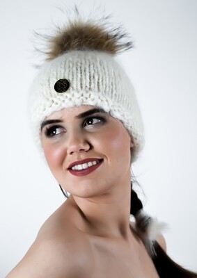 MARIT lue / beanie Ivory, exclusive collection.