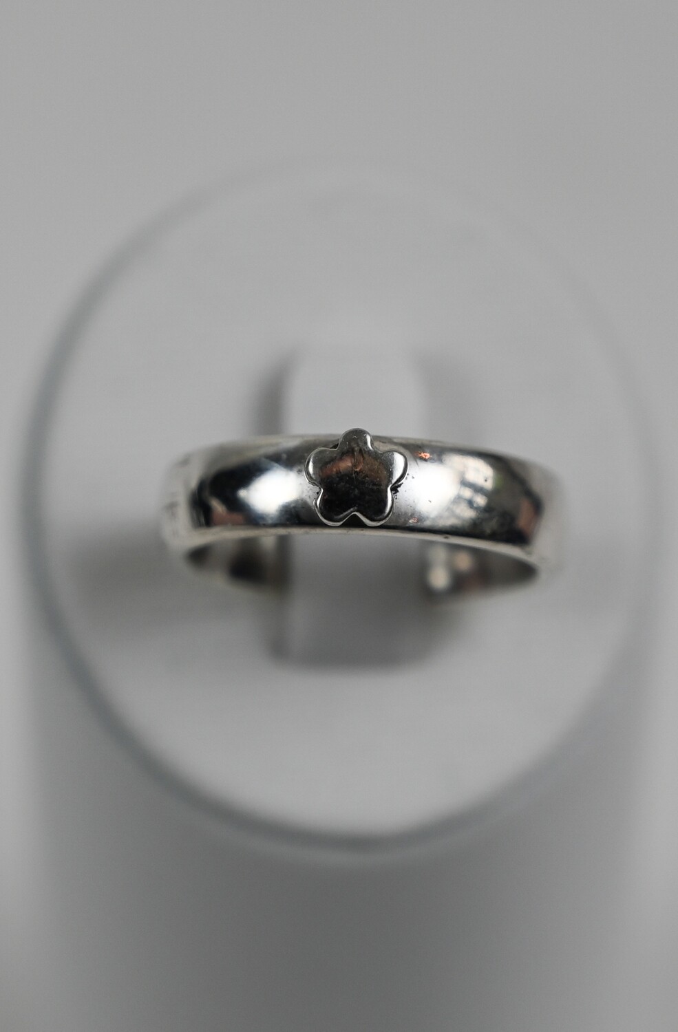 PANOPLY ring, made of 925 sterling silver. Handmade by Helle Hennie
