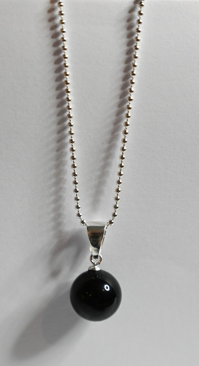 DROPS necklace, made of 925 sterling silver bead chain and pendant of Onyx black 11,4 mm. Handmade by Helle Hennie