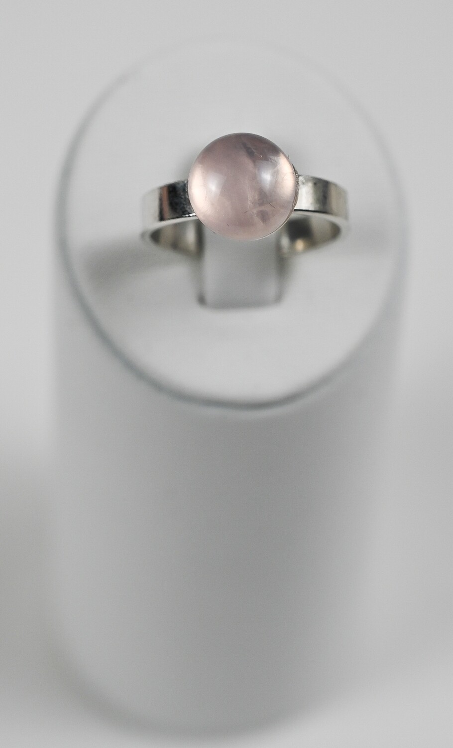 DROPS ring, made of  925 sterling silver and 9,0 mm. pink moonstone. Handmade by Helle Hennie