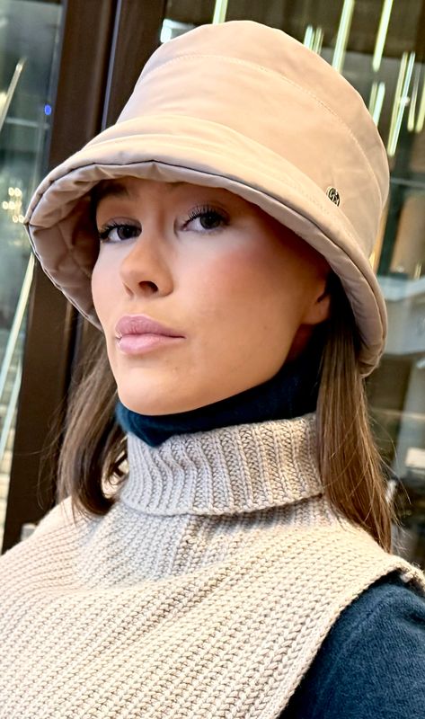 CLAIRE VATTERT BUCKET HATT - BEIGE