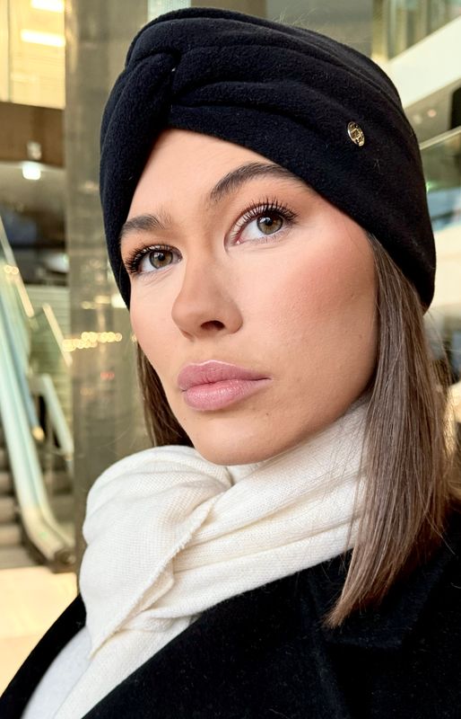 JENINA FLEECE PANNEBÅND - SVART