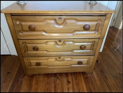 19TH C. Eastlake Chest of Drawers