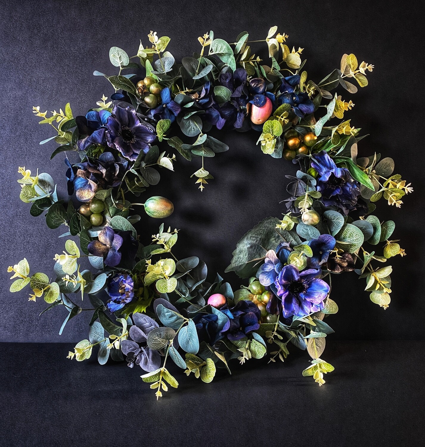 &#39;Midnight Gilt’ Wreath