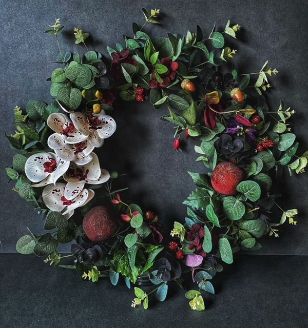 The &#39;Snow White&#39; Wreath with Free Shipping