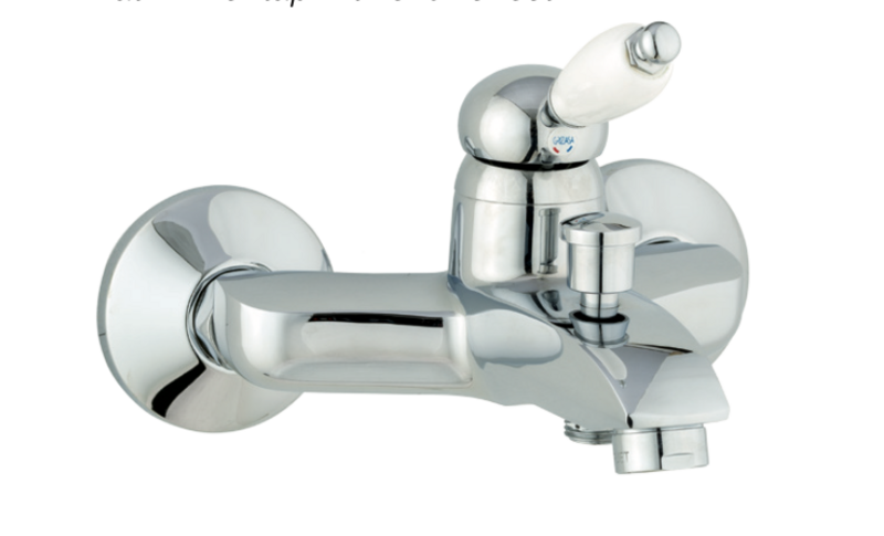 Bath-shower mixer with Lanuza shower equipment