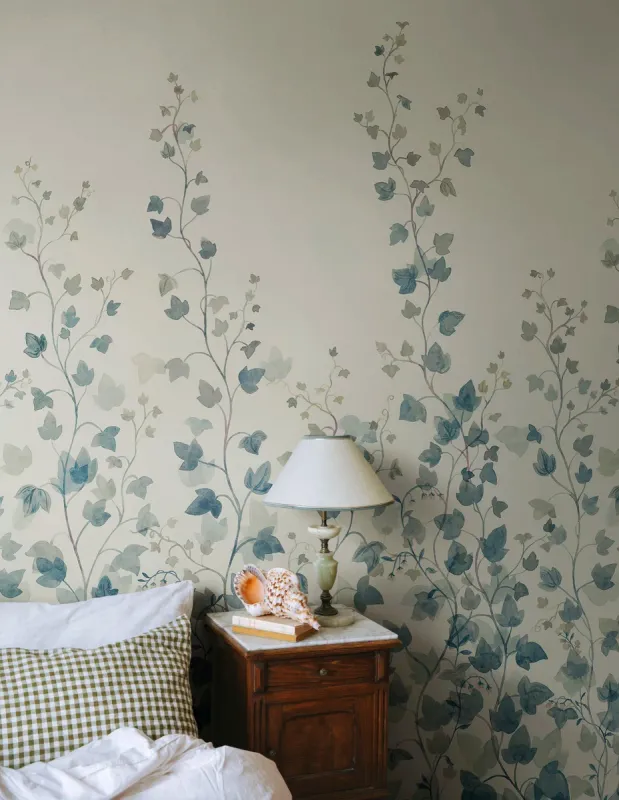 Ivy, Blue