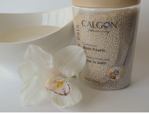 Calgon luminous ageless bath pearls
