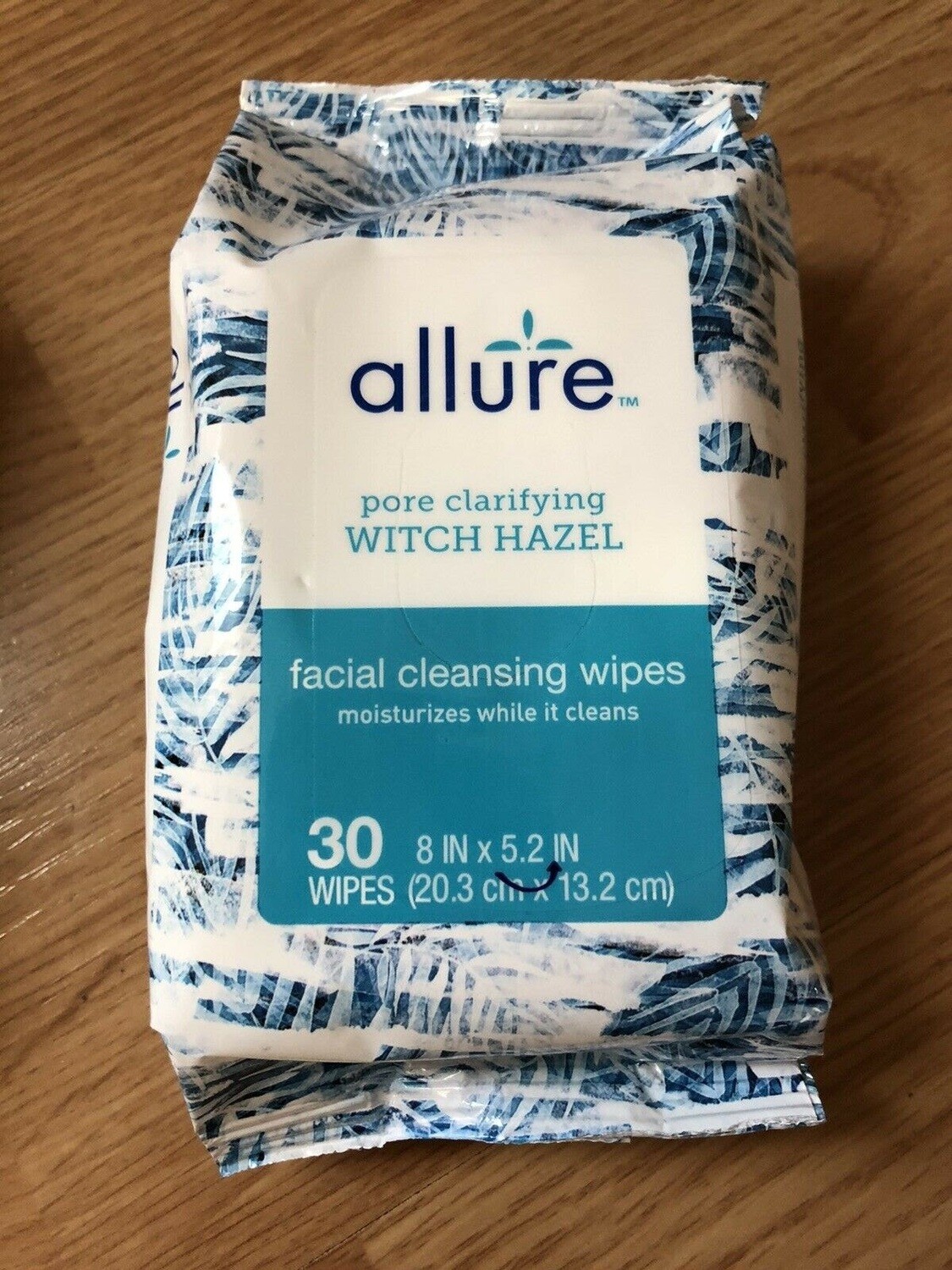 Allure witch hazel facial wipes