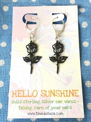 Earrings: black rose