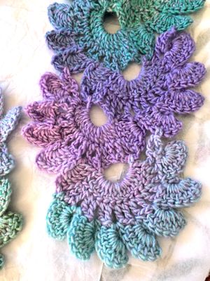 crochet: floral neck warmer (vintage crochet pattern)