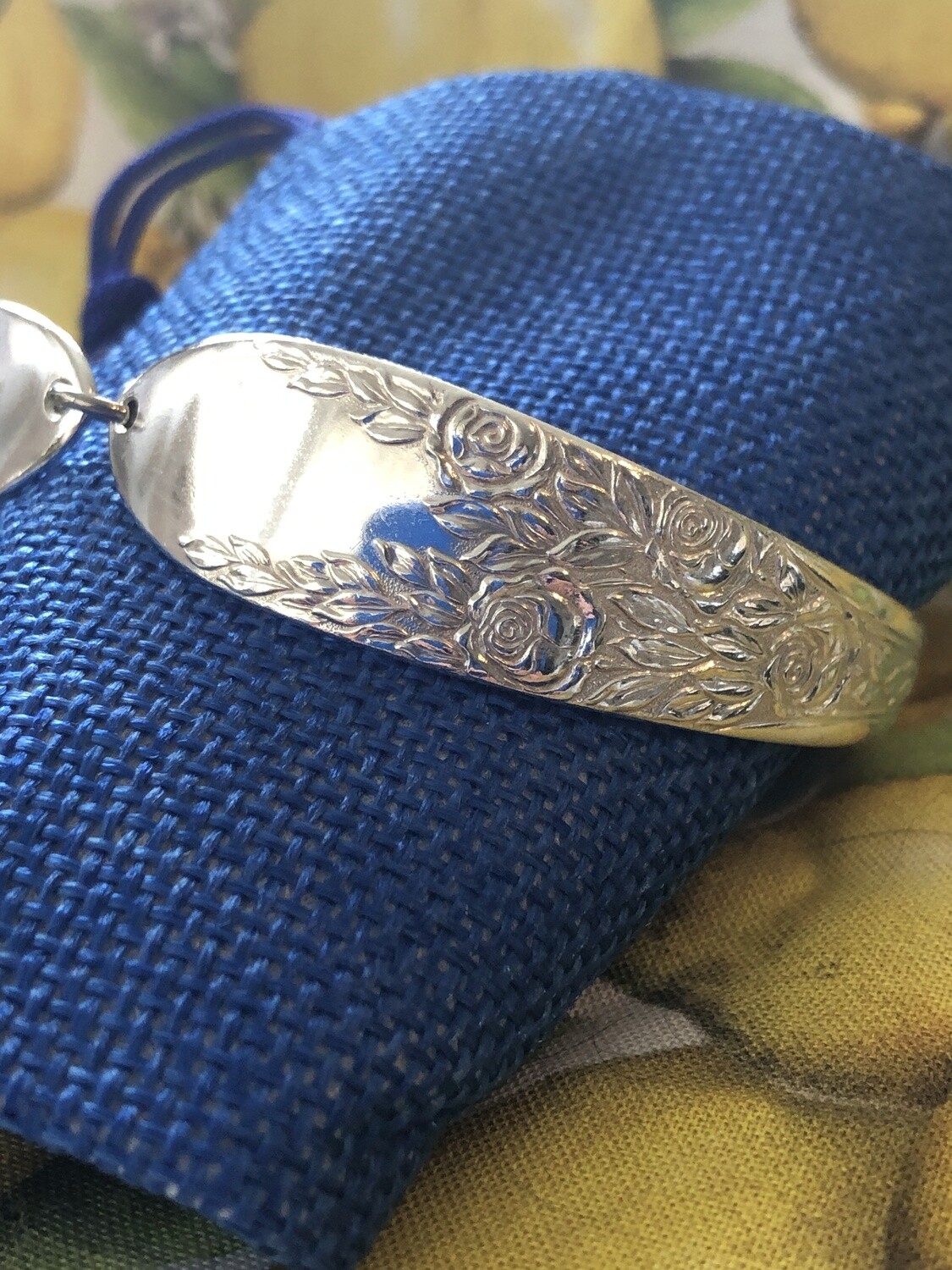 Rose &amp; Leaf, (best fit: max 19.5cm wrist)