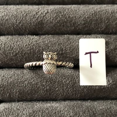Charm ring: size T - owl