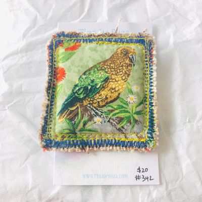 Brooch: Sewn fabric - kea