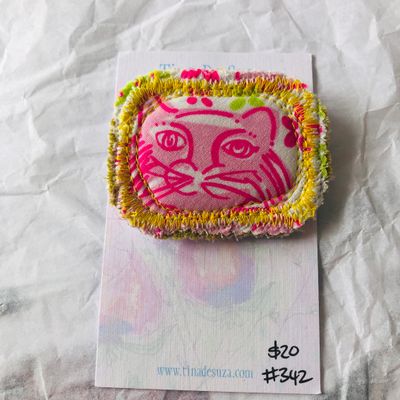 Brooch: Sewn fabric - psychedelic kitty