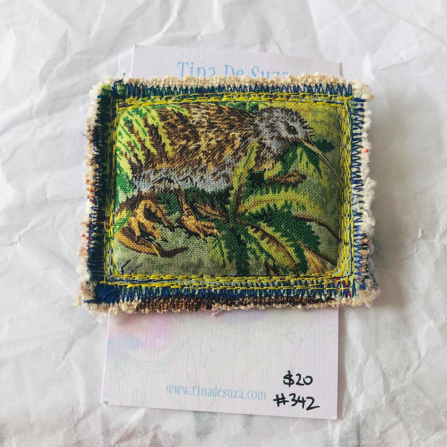 Brooch: Sewn fabric - Kiwi