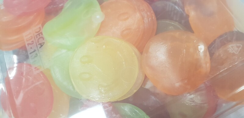 Winegum smiles plain