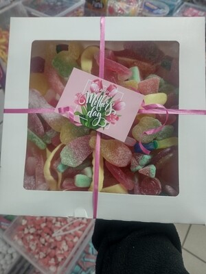 Mothers Day 1kg treat box