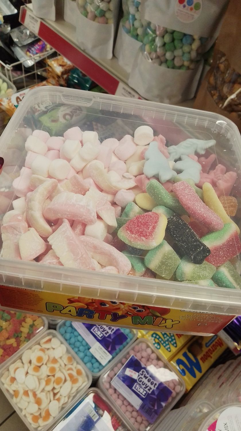Party mix tub