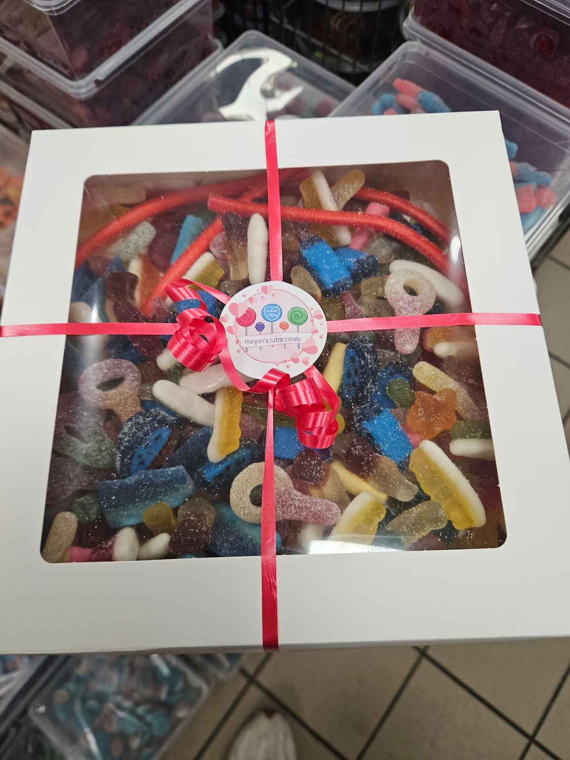 Valentines 1 kg treat box